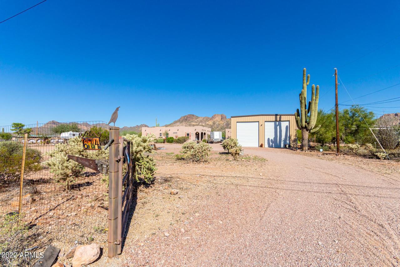 674 W Kaniksu St., Apache Junction, AZ 85120