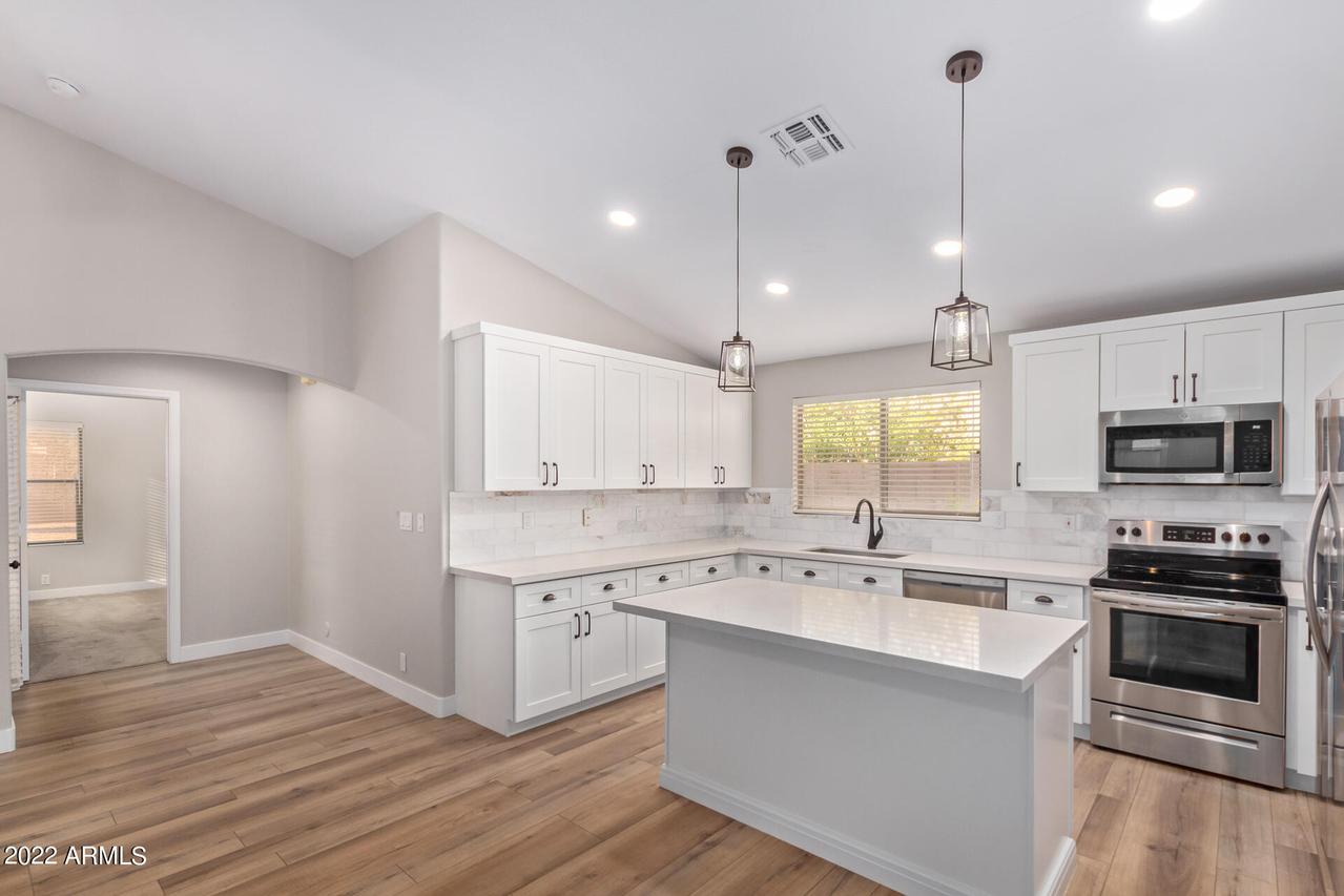 4006 E Agave Rd., Phoenix, AZ 85044