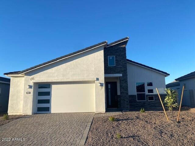 10524 W Deanna Dr., Peoria, AZ 85382