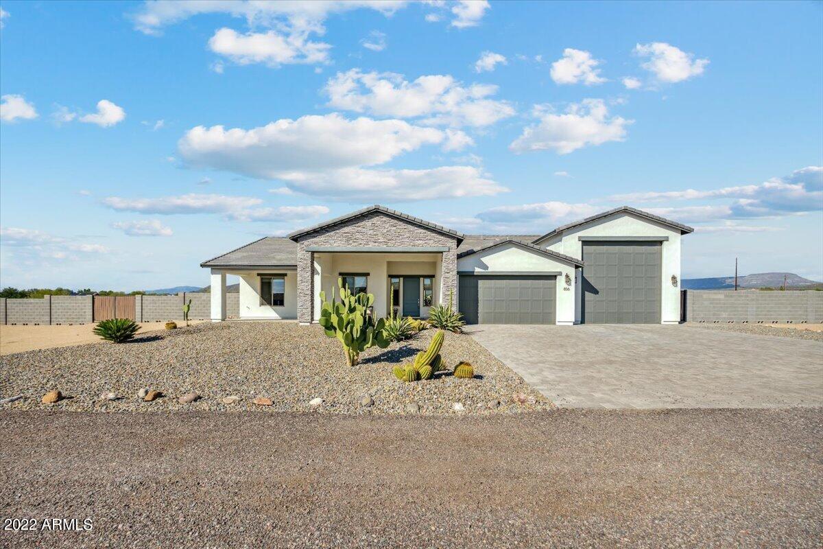 806 W Tamar Rd., Phoenix, AZ 85086