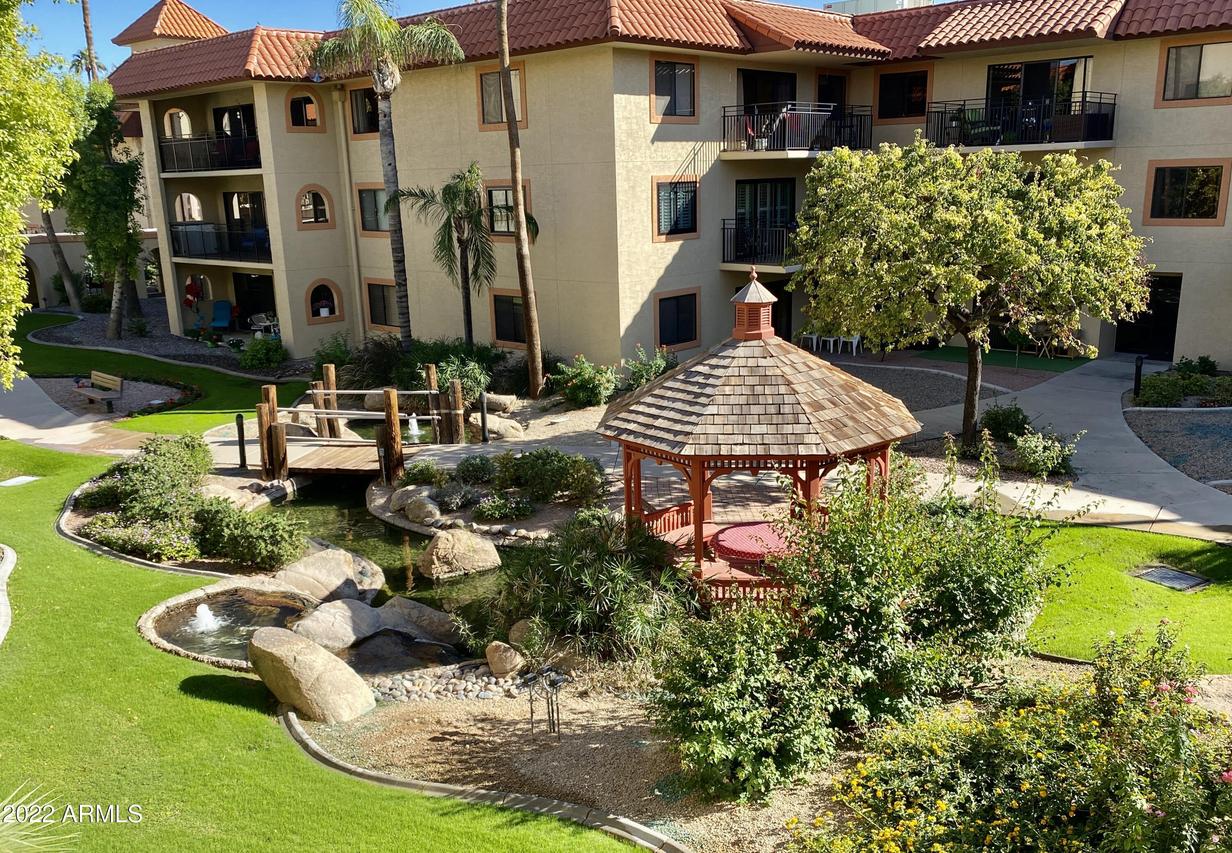 10330 W Thunderbird Blvd. #B204, Sun City, AZ 85351