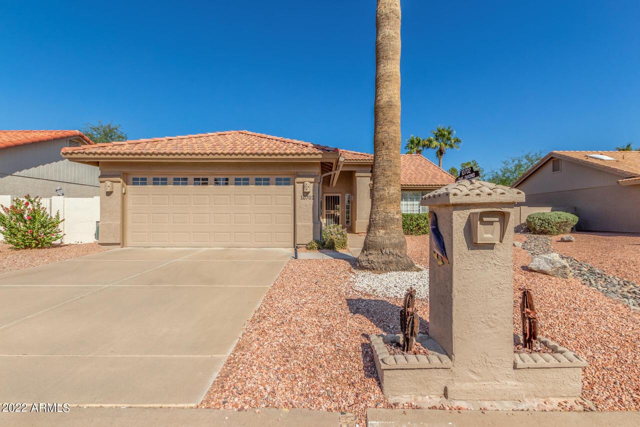 10702 E Navajo Pl., Sun Lakes, AZ 85248