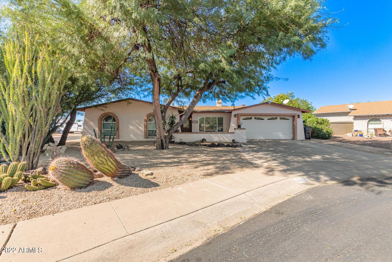 1808 W Saint Moritz Ln., Phoenix, AZ 85023
