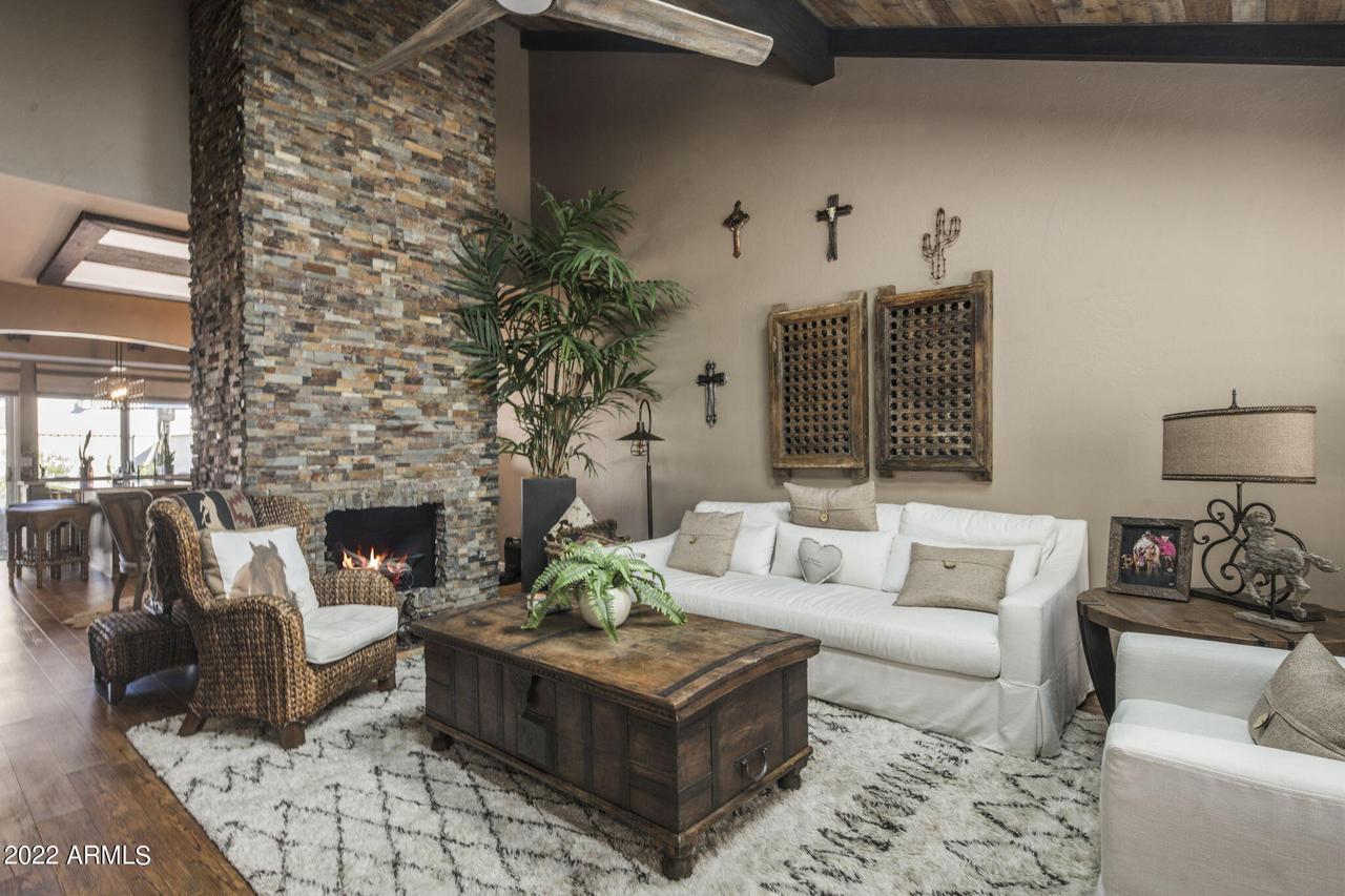 5804 N Scottsdale Rd., Paradise Valley, AZ 85253