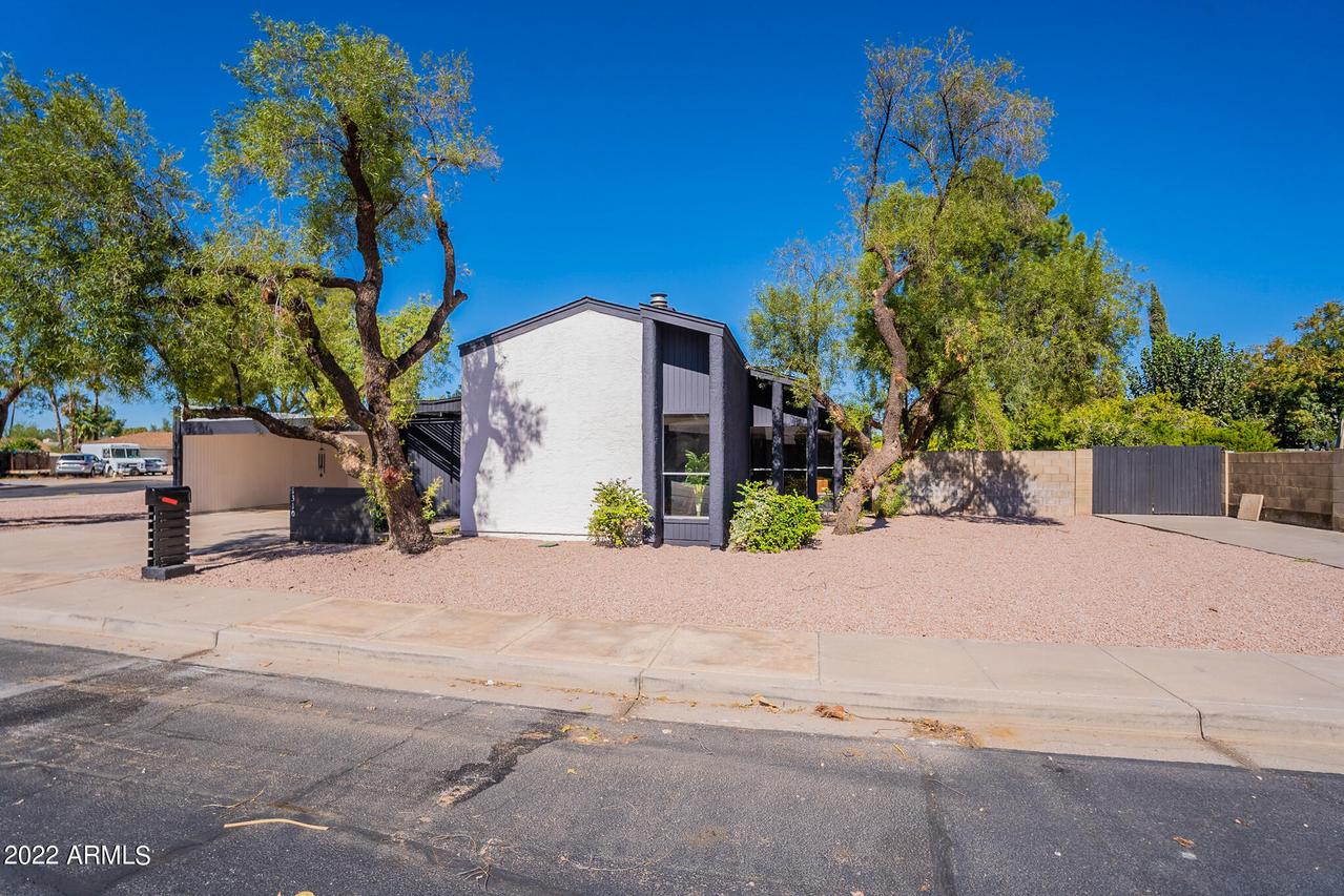 1310 E Hackamore St., Mesa, AZ 85203