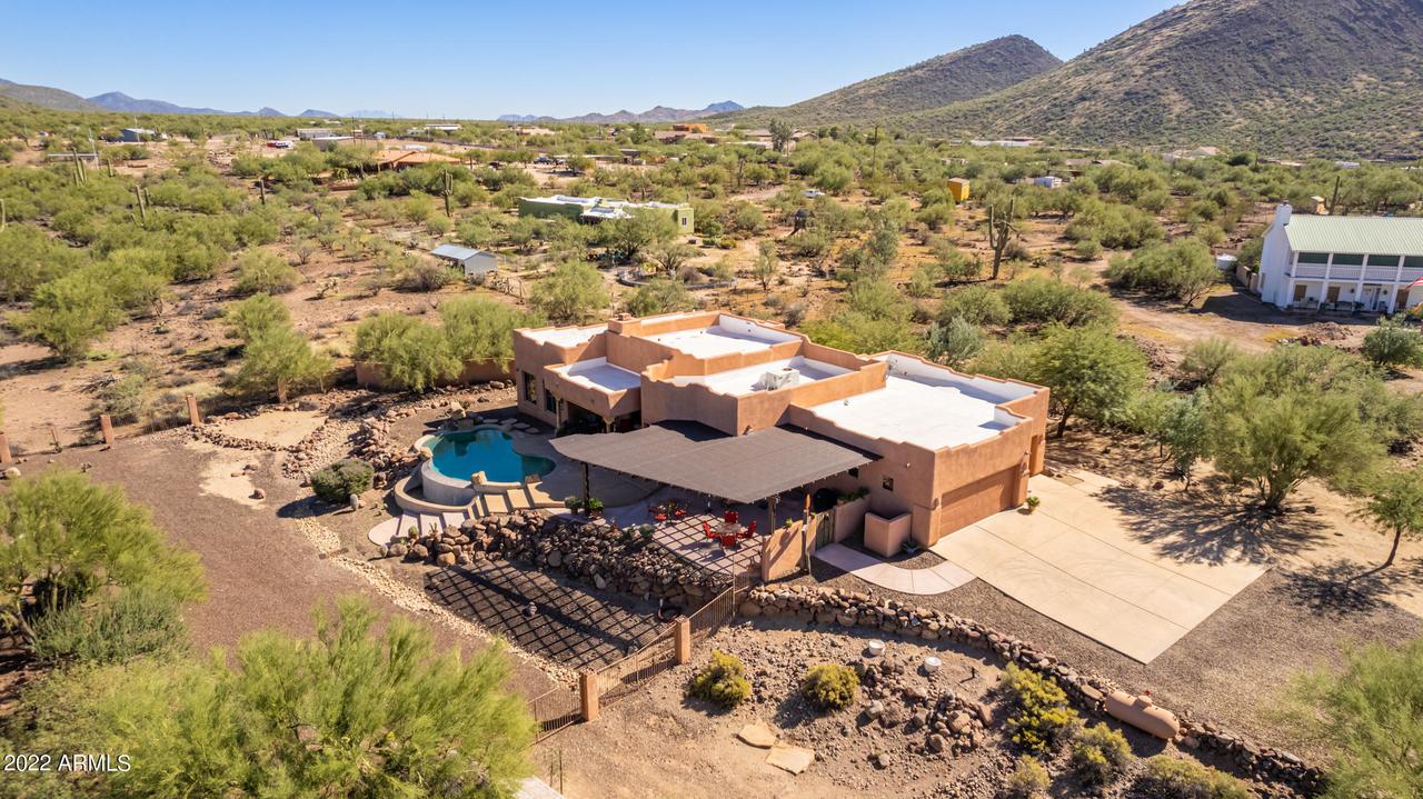 43729 N 20th St., New River, AZ 85087