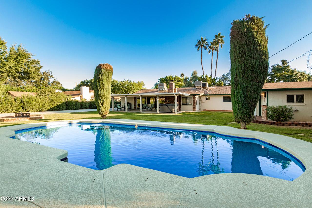 2040 W Cheyenne Dr., Chandler, AZ 85224