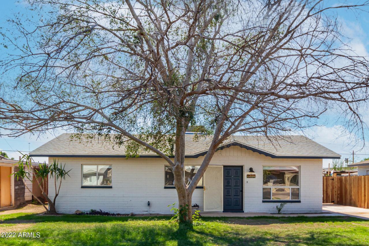 2555 W Avalon Dr., Phoenix, AZ 85017