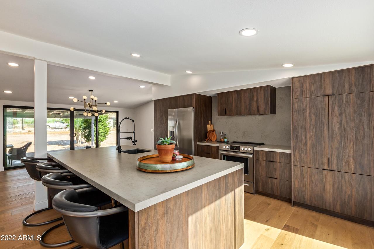 35017 N 14th St., Phoenix, AZ 85086