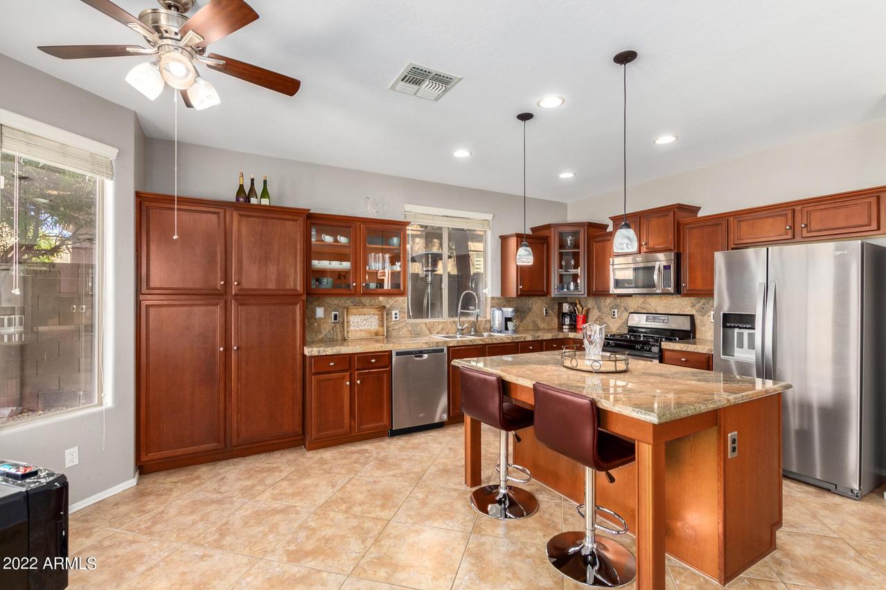 3006 W Glenhaven Dr., Phoenix, AZ 85045