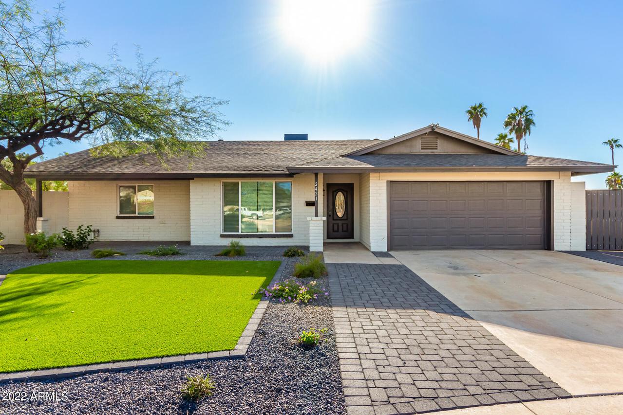 2421 E Pebble Beach Dr., Tempe, AZ 85282