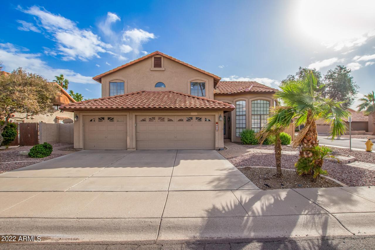 3215 E Redwood Ln., Phoenix, AZ 85048
