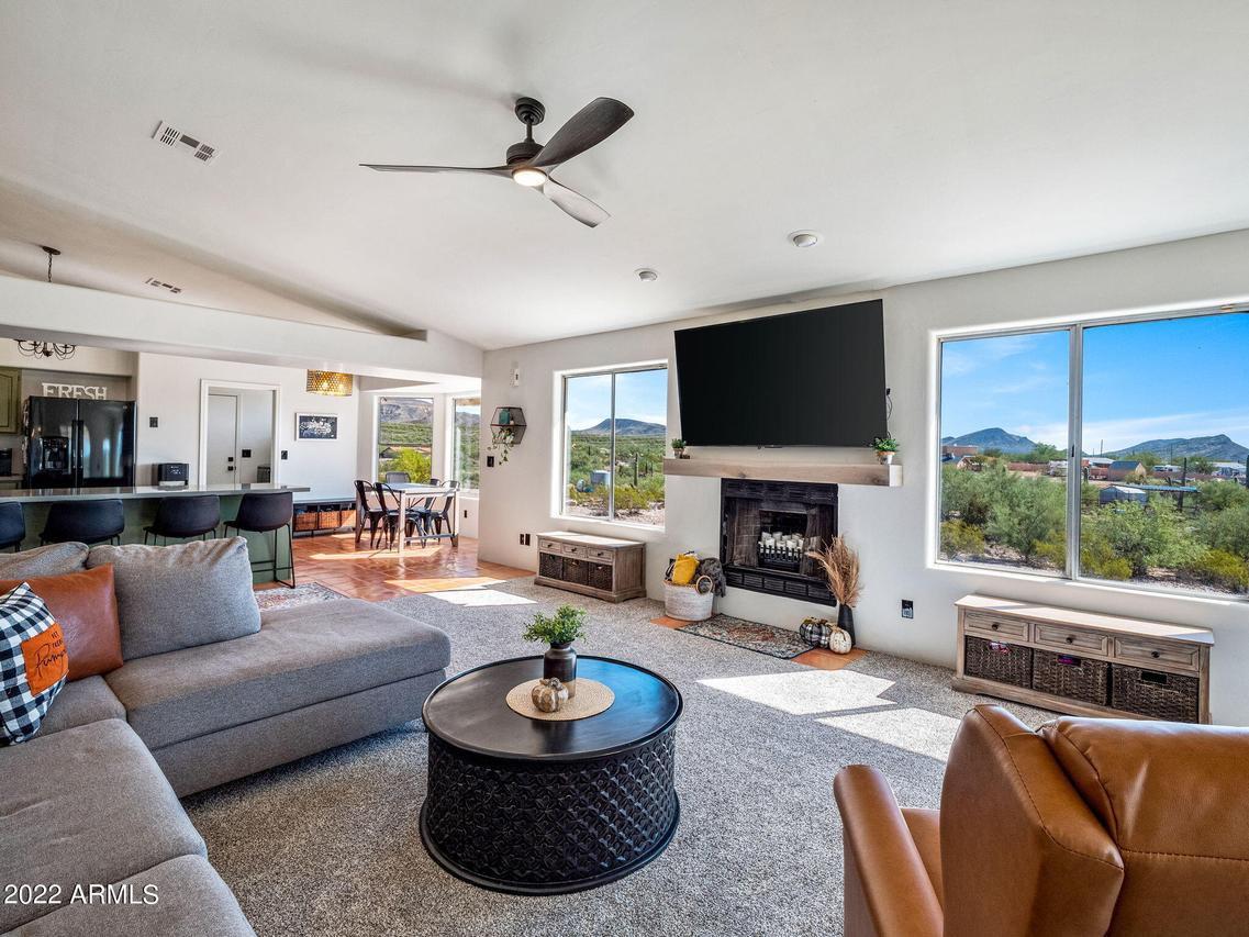 1331 W New River Rd., New River, AZ 85087