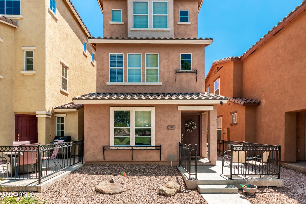 1943 N 78th Dr., Phoenix, AZ 85035