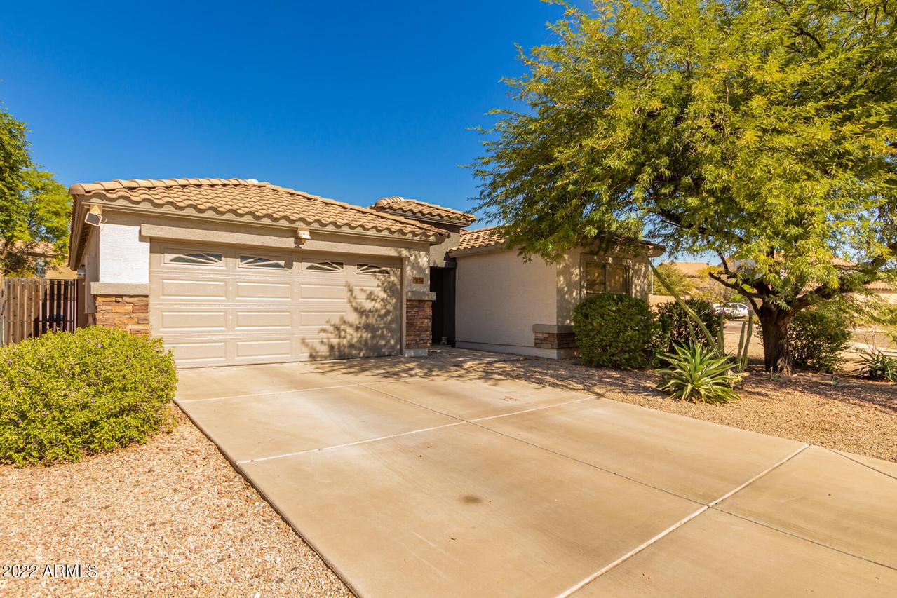6314 S 44th Ave., Laveen, AZ 85339