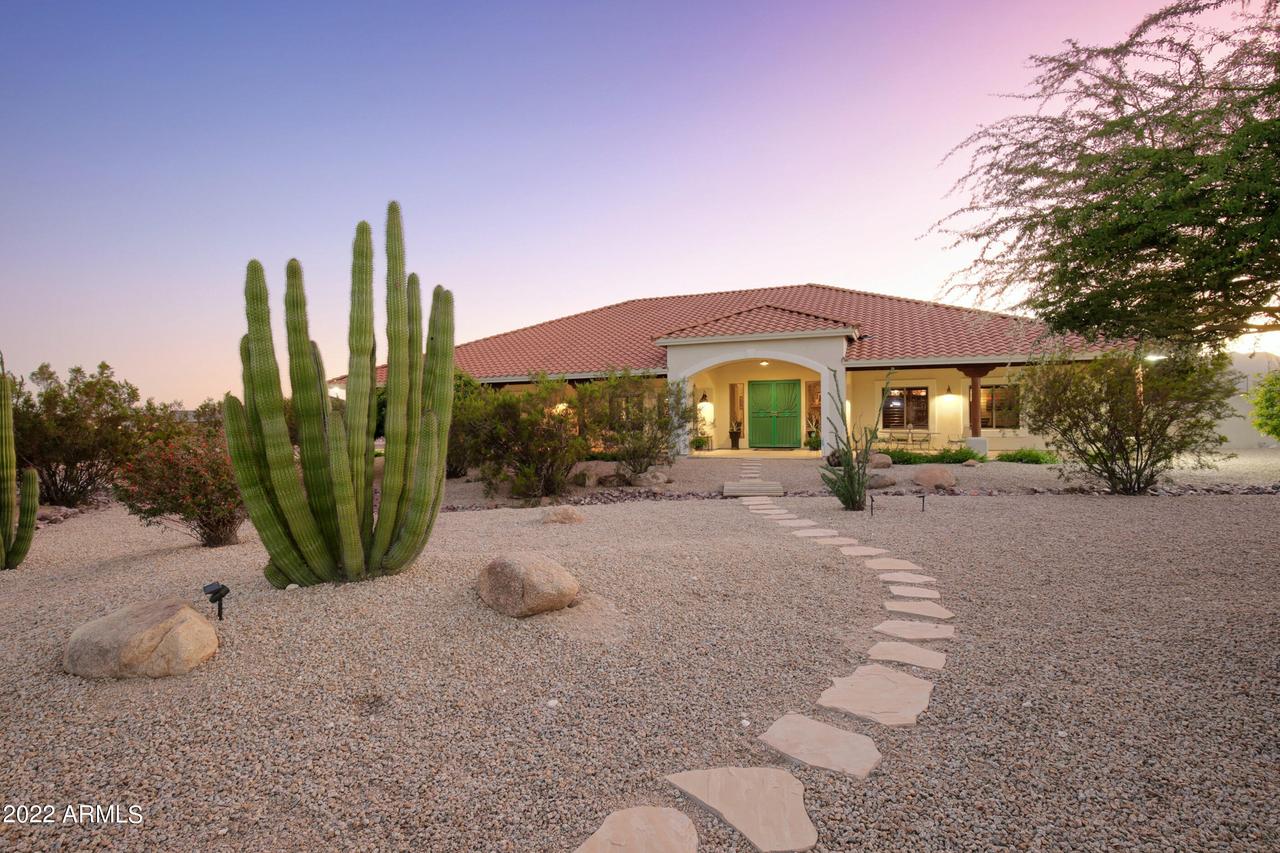 19943 W Minnezona Ave., Litchfield Park, AZ 85340