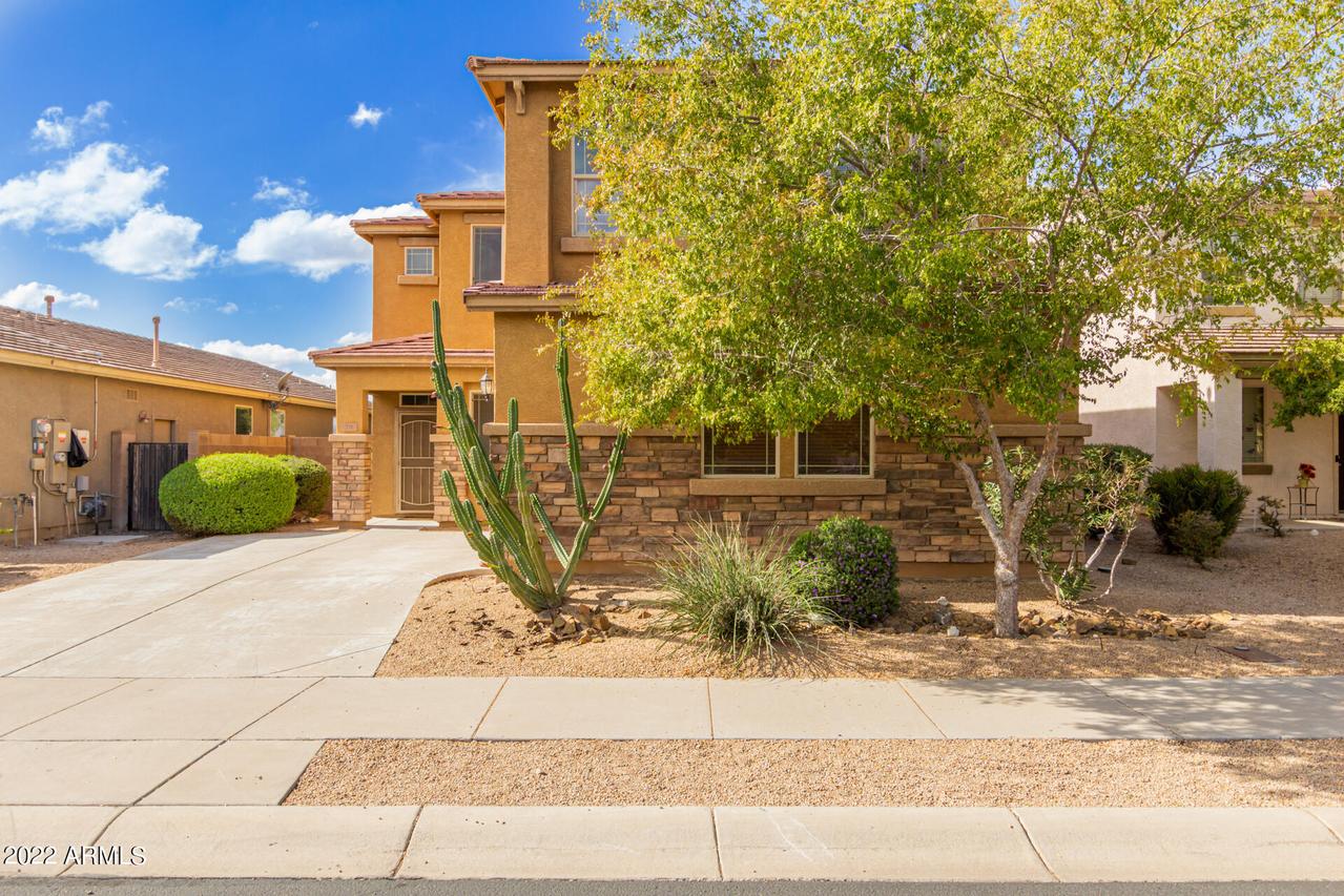 70 S 174th Dr., Goodyear, AZ 85338