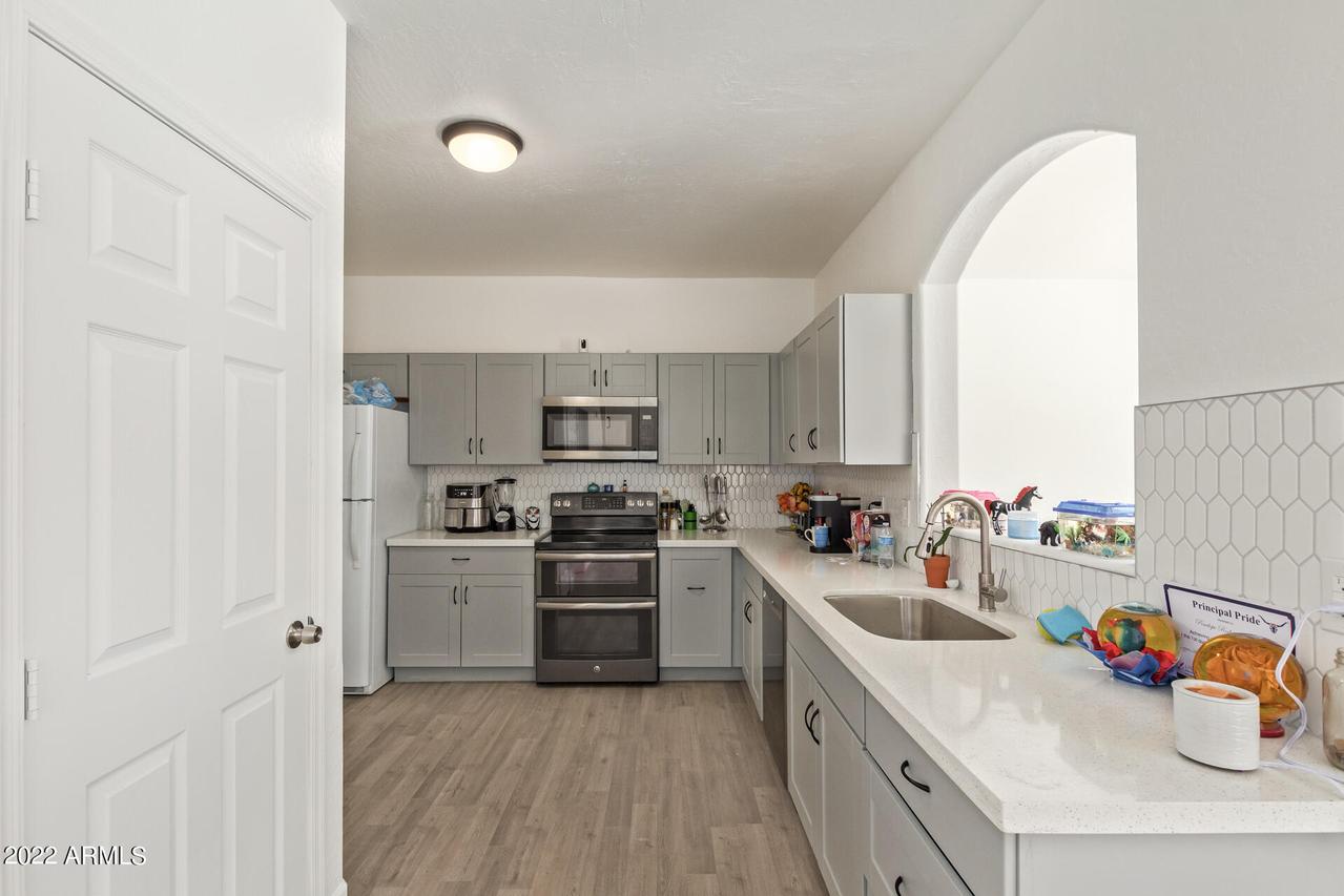 1315 W Fremont Rd., Phoenix, AZ 85041