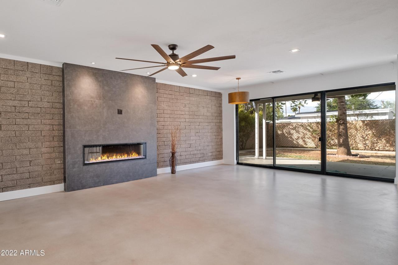 410 W Cheery Lynn Rd., Phoenix, AZ 85013