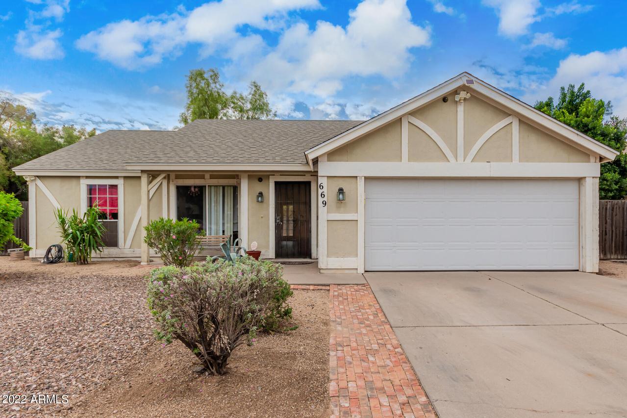 669 E Estrella Dr., Chandler, AZ 85225