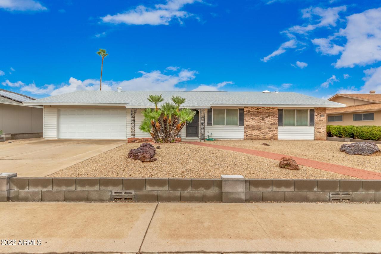 9510 W Spanish Moss Ln., Sun City, AZ 85373