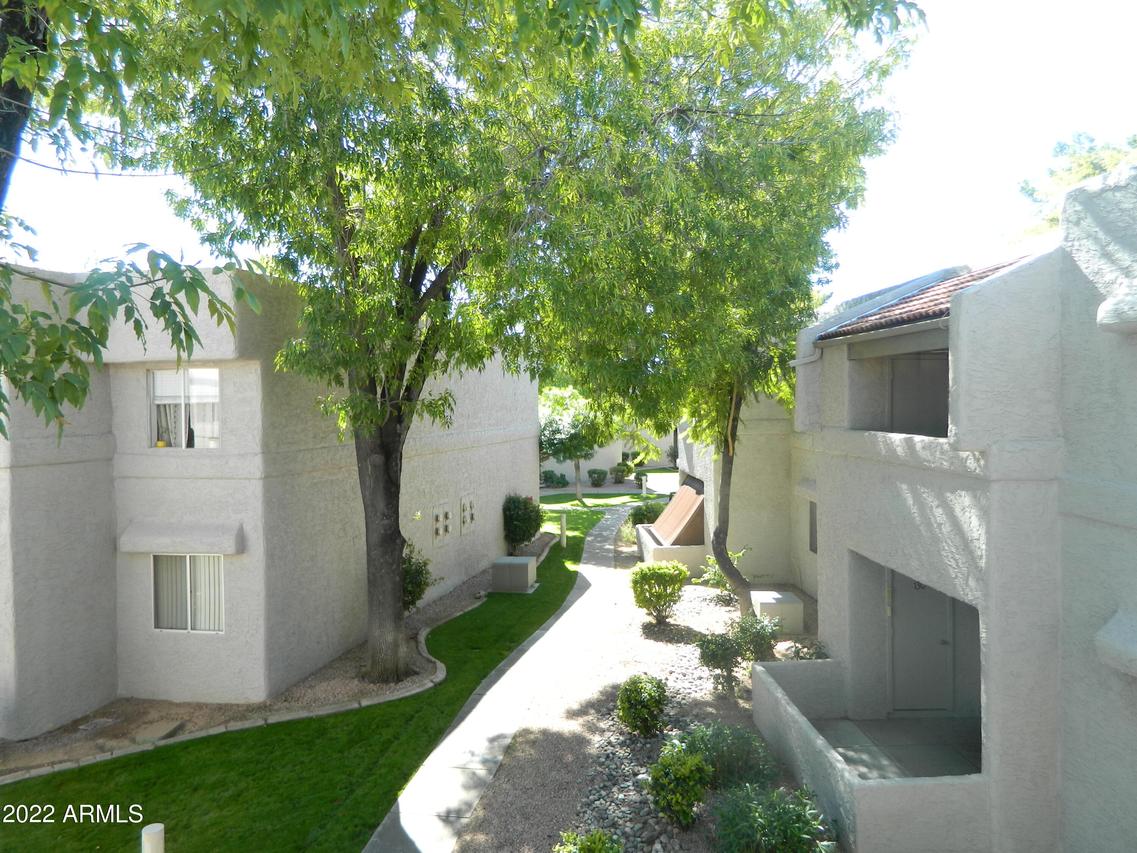 4444 E Paradise Village Pkwy. #227, Phoenix, AZ 85032