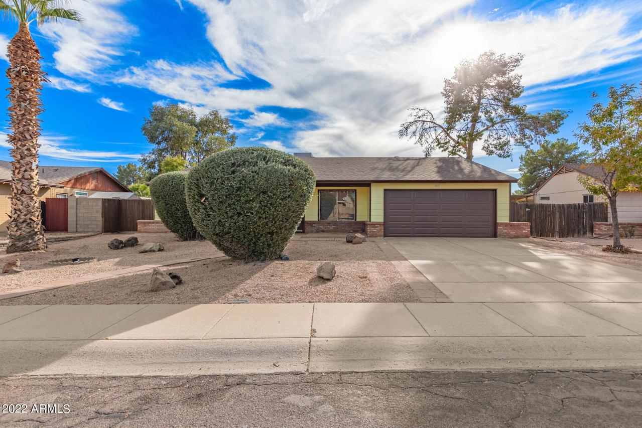 1015 W Greenway Dr., Tempe, AZ 85282