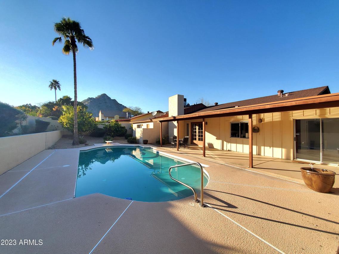 2339 E Yucca St., Phoenix, AZ 85028