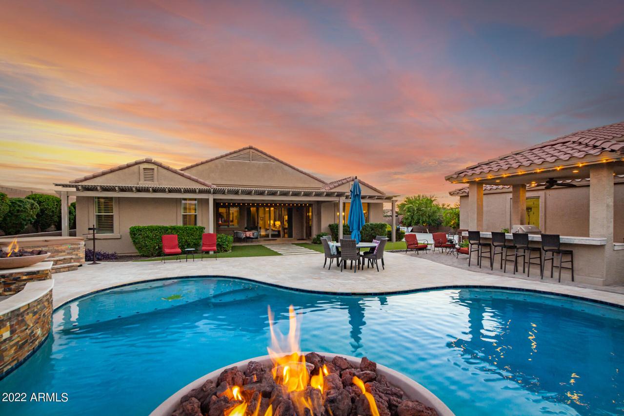 10524 W Electra Ln., Peoria, AZ 85383