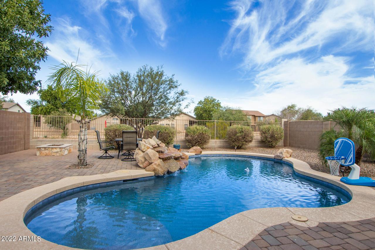 42 W Love Rd., San Tan Valley, AZ 85143