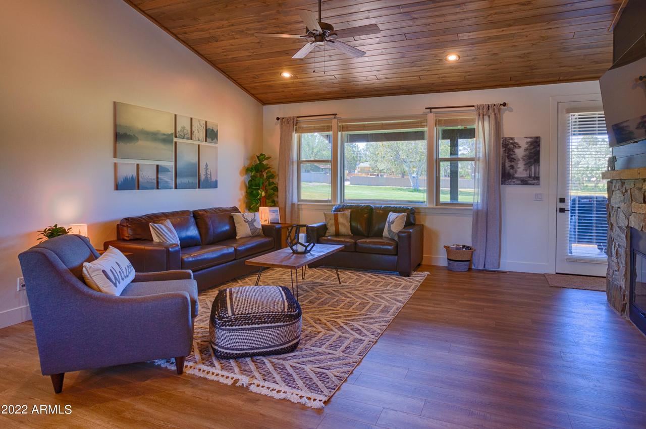 920 N Bison Golf Ct., Show Low, AZ 85901