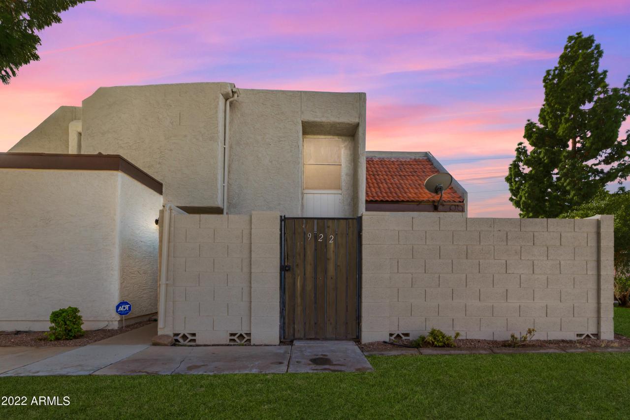 922 E Diamond Dr., Tempe, AZ 85283