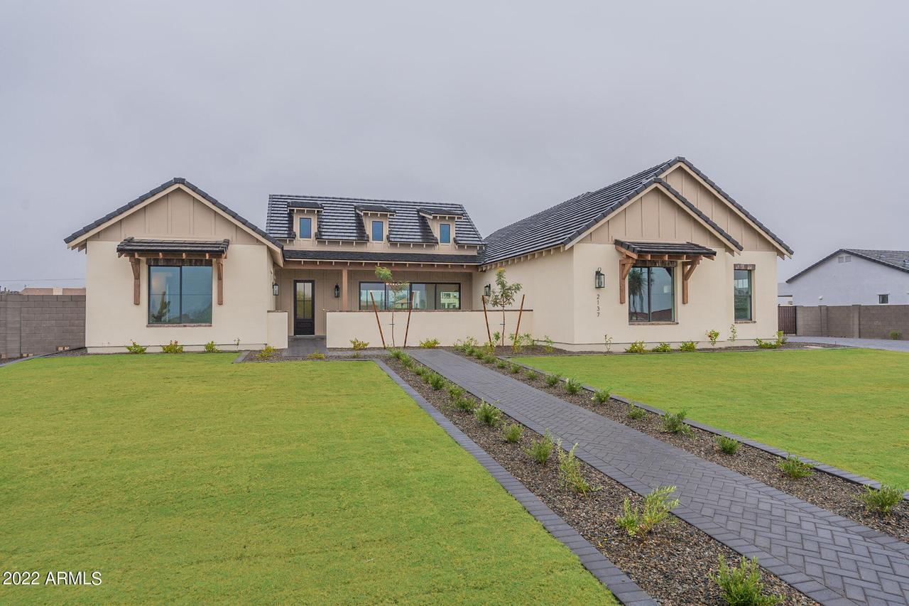 2137 N 76th Pl., Mesa, AZ 85207