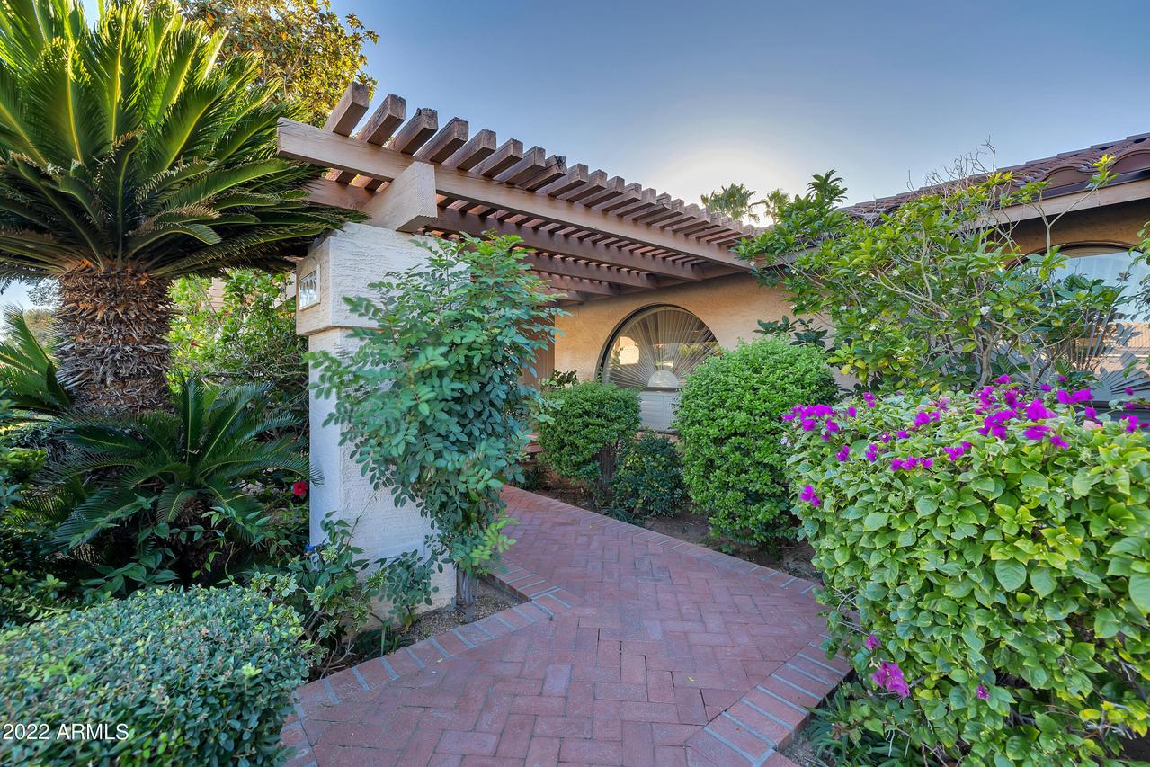 16002 N 6th Pl., Phoenix, AZ 85022
