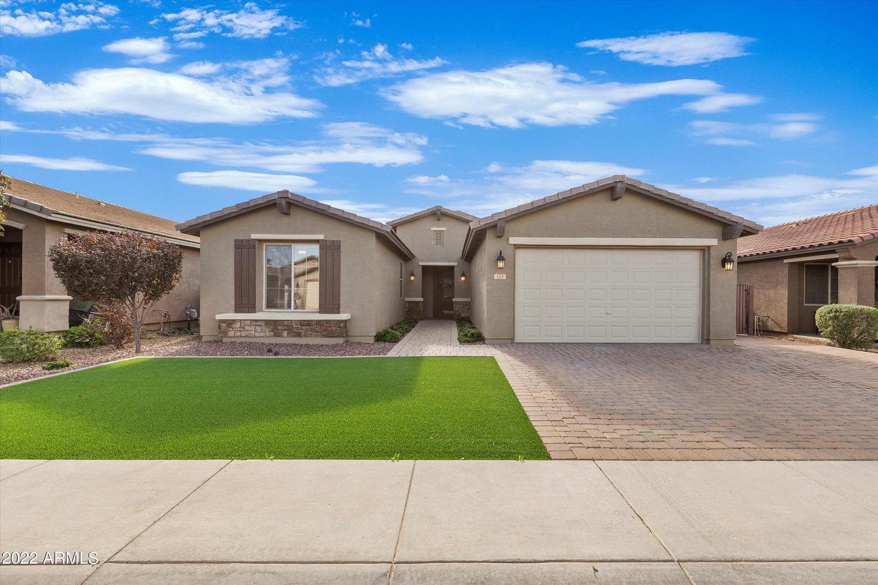 133 W Hackberry Ave., San Tan Valley, AZ 85140