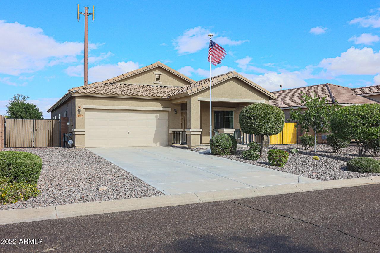 1352 W Paisley Dr., San Tan Valley, AZ 85143