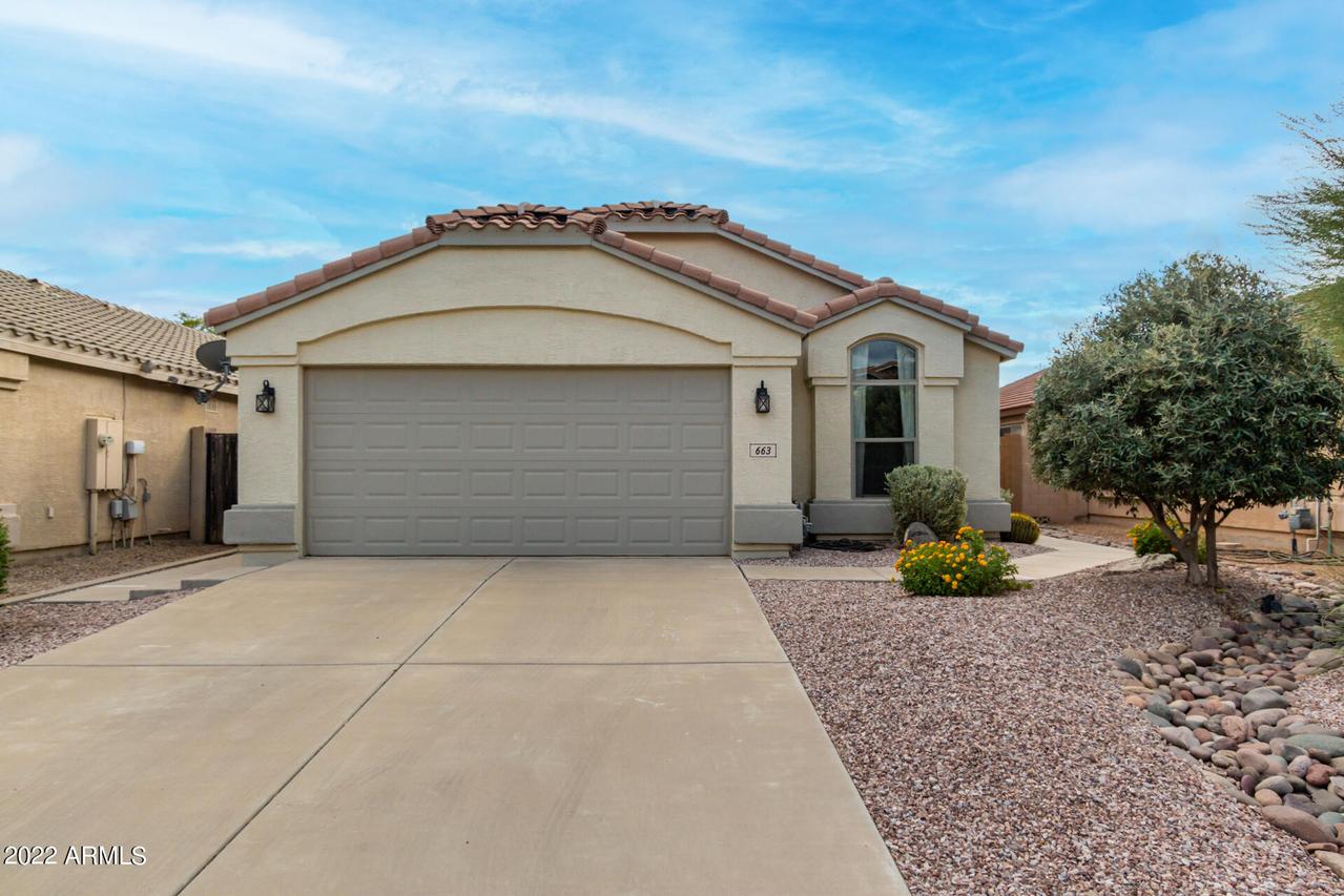 663 E Daniella Dr., San Tan Valley, AZ 85140