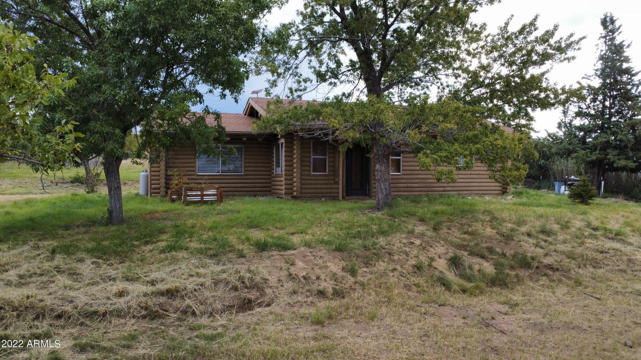 8645 S Steven Tr., Wilhoit, AZ 86332