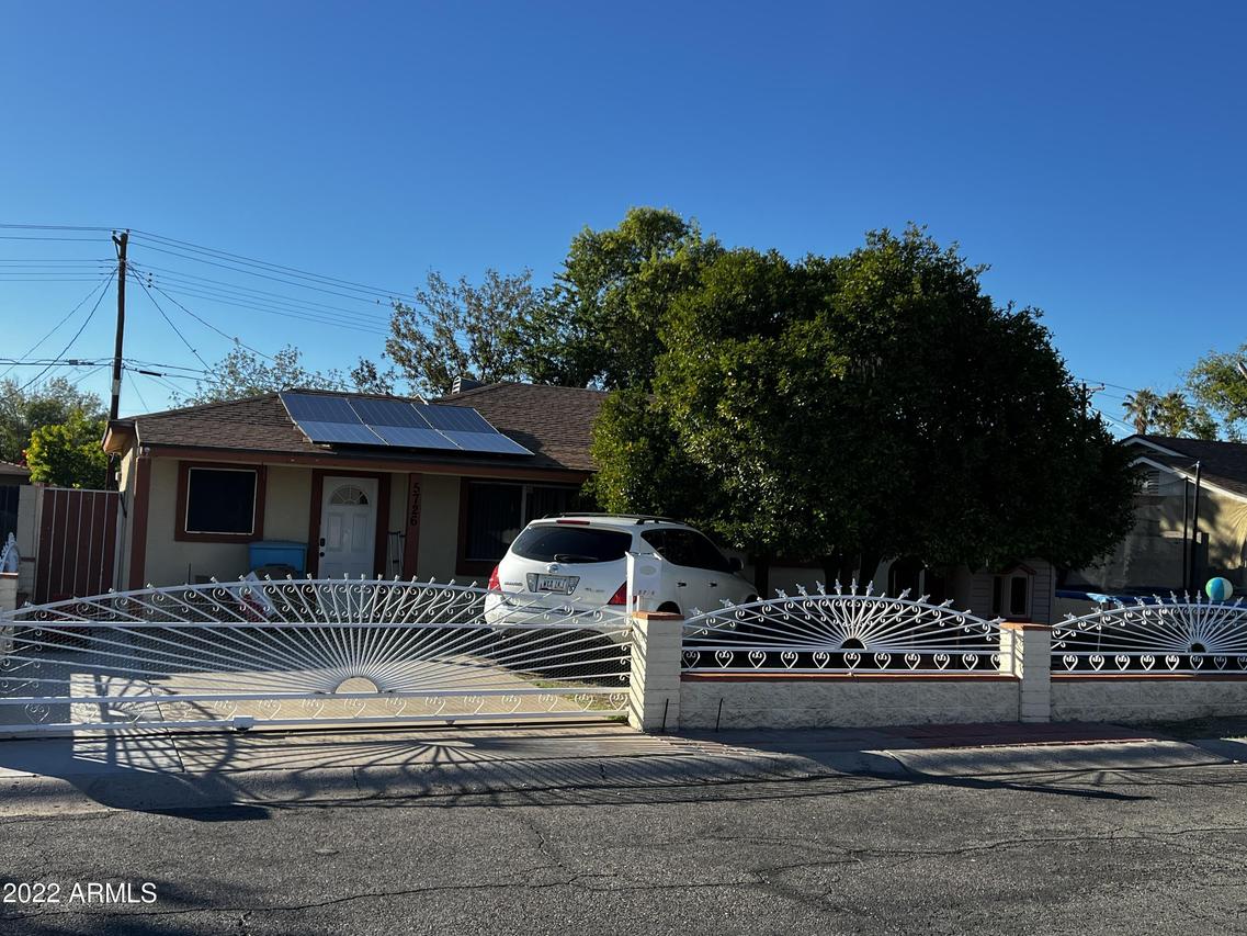 5726 N 37th Dr., Phoenix, AZ 85019