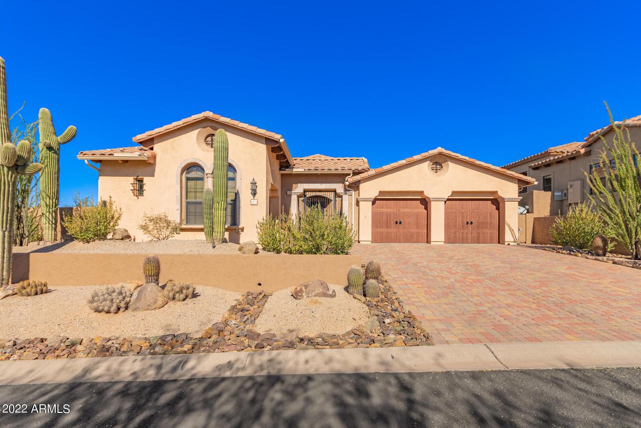 8102 E Valley Vista St., Mesa, AZ 85207