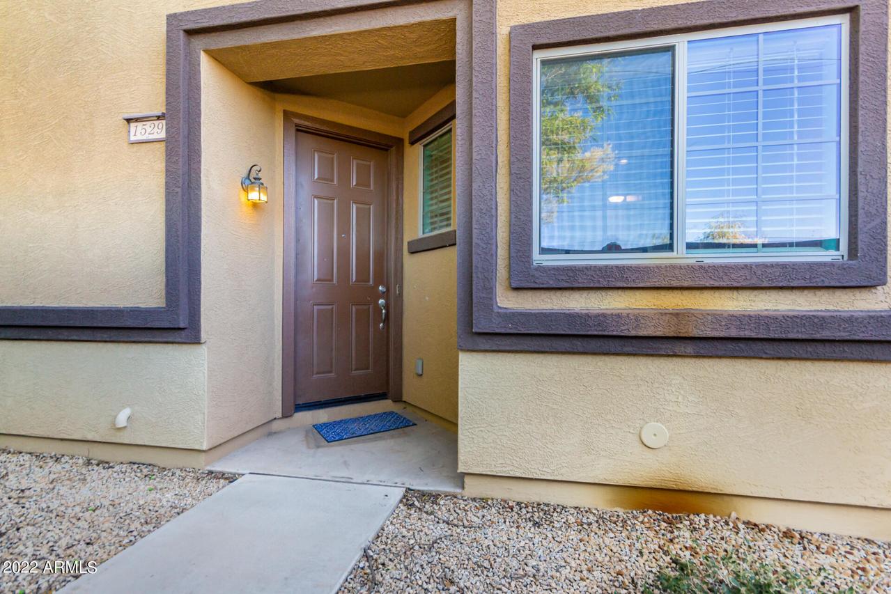 1529 N 81st Ln., Phoenix, AZ 85043