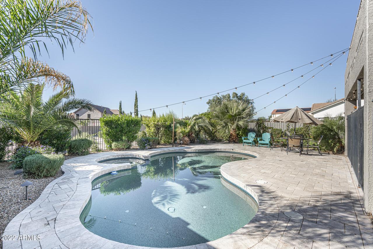 6640 S Nash Way, Chandler, AZ 85249