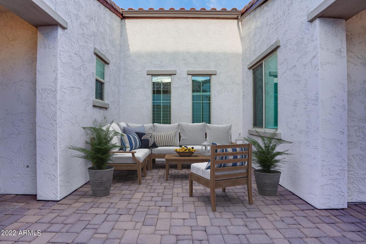 19336 N 137th Ave., Sun City West, AZ 85375