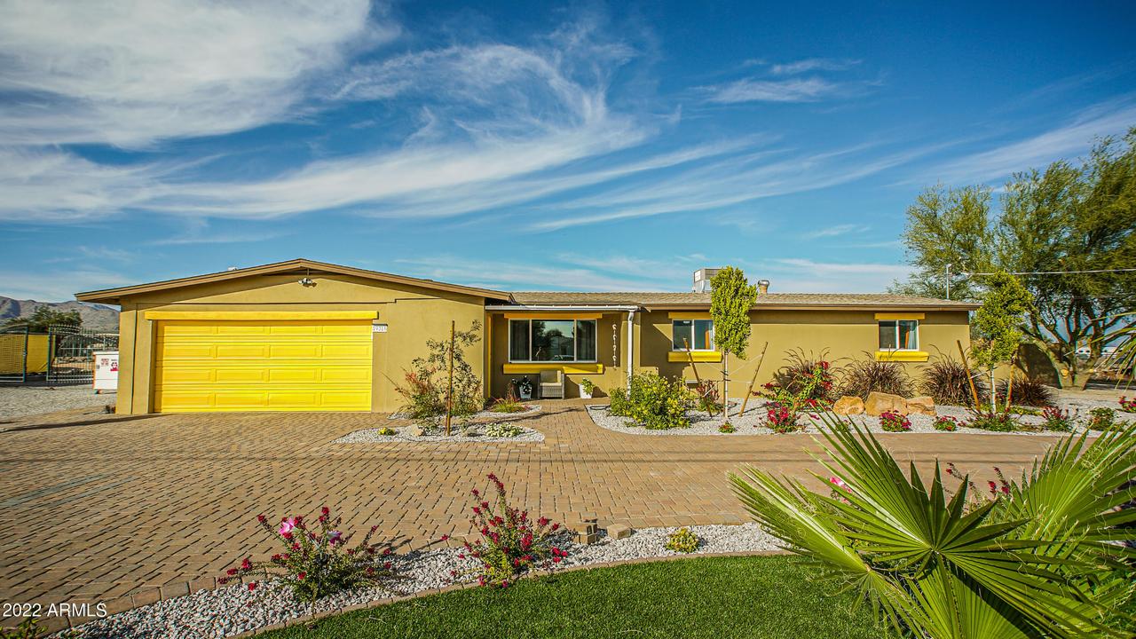 19318 W Earll Dr., Litchfield Park, AZ 85340