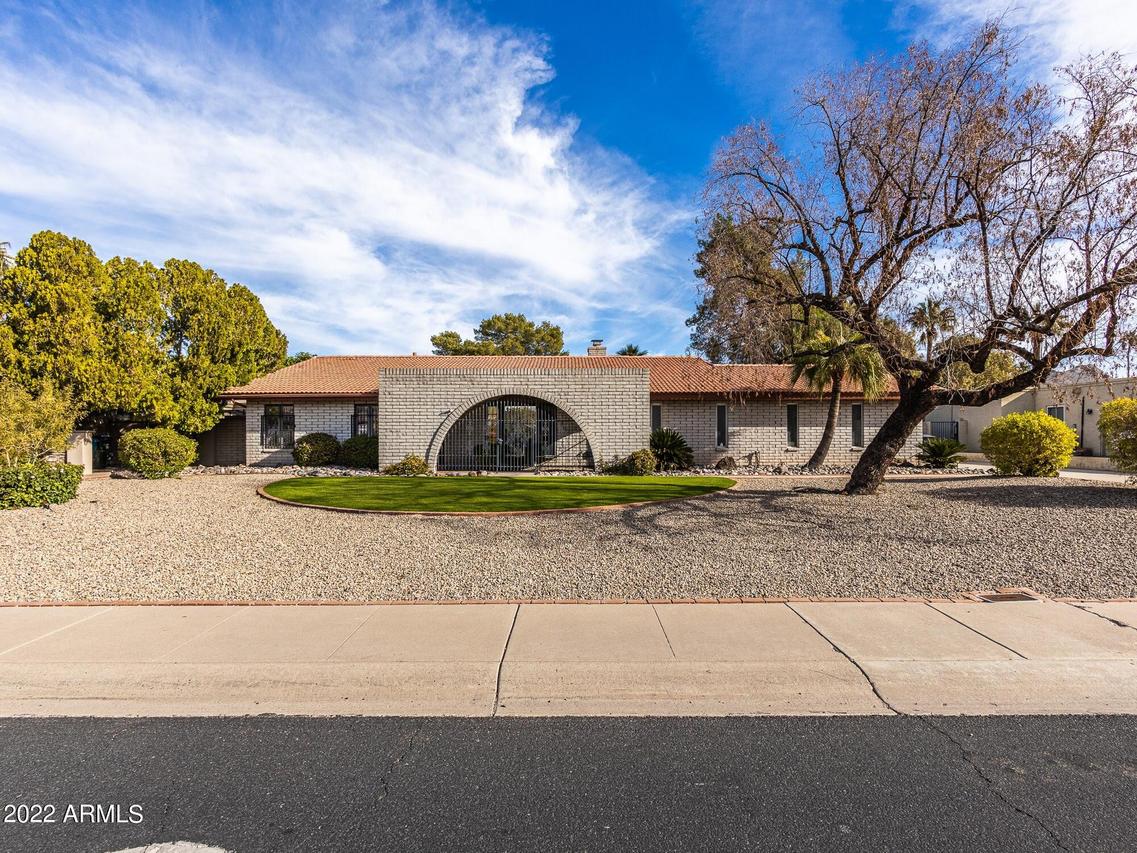 42 E Interlacken Dr., Phoenix, AZ 85022