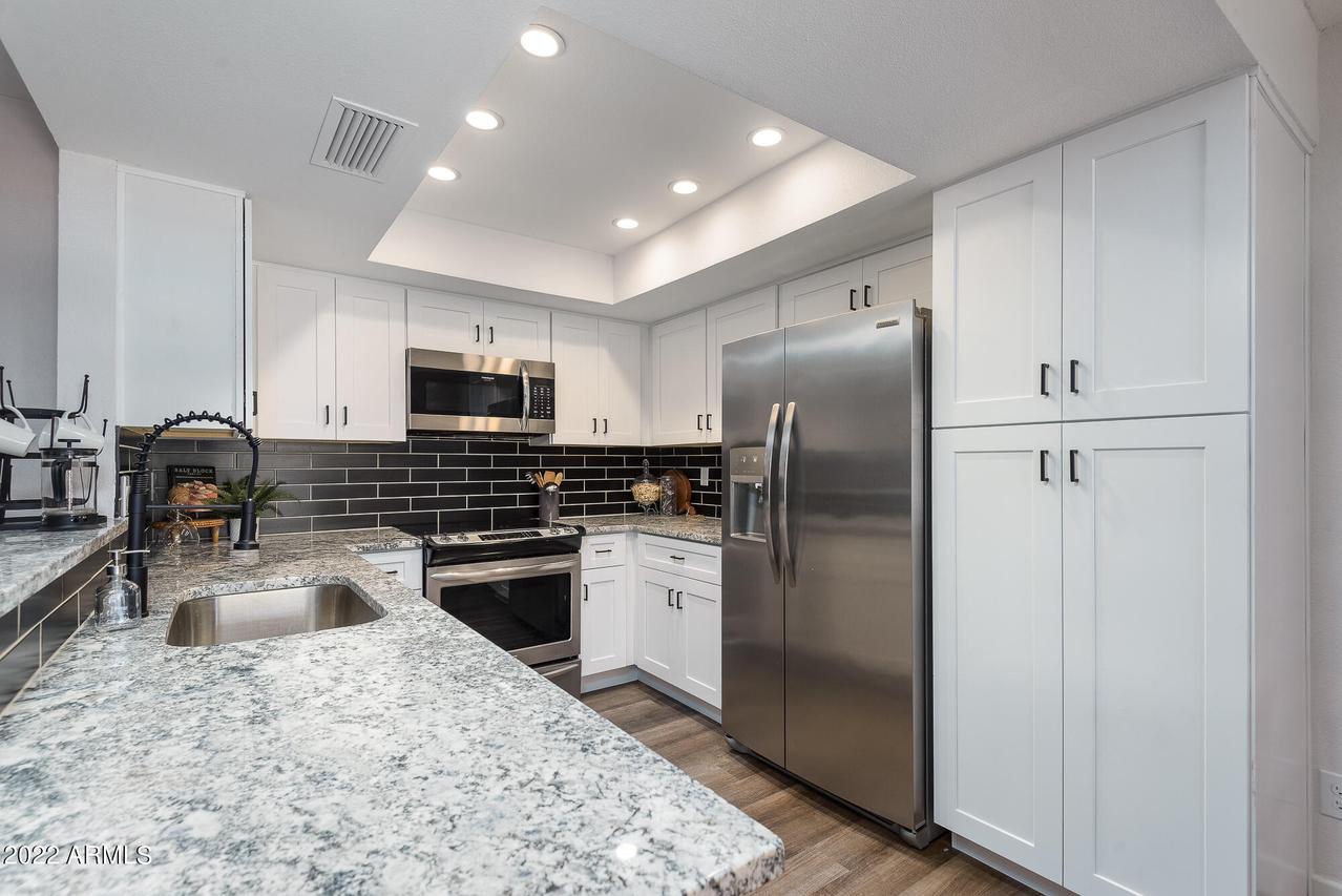 9829 W Taro Ln., Peoria, AZ 85382