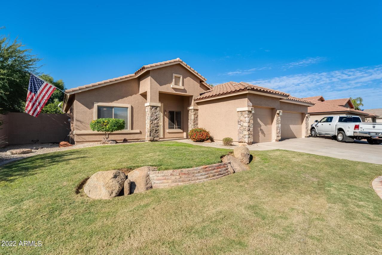 7322 N 82nd Ave., Glendale, AZ 85303