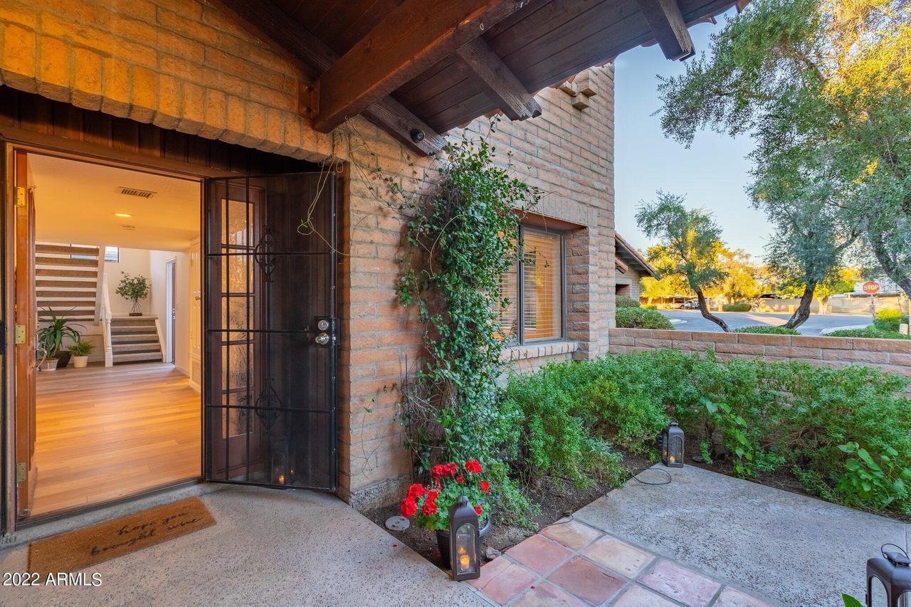 12 W Royal Palm Rd., Phoenix, AZ 85021