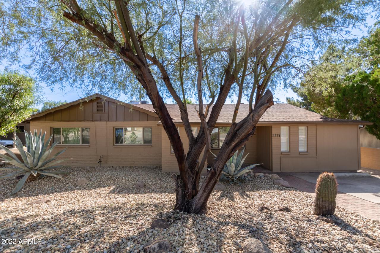 1117 E El Caminito Dr., Phoenix, AZ 85020