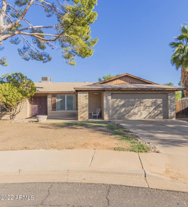 2233 S Revere Cir., Mesa, AZ 85210